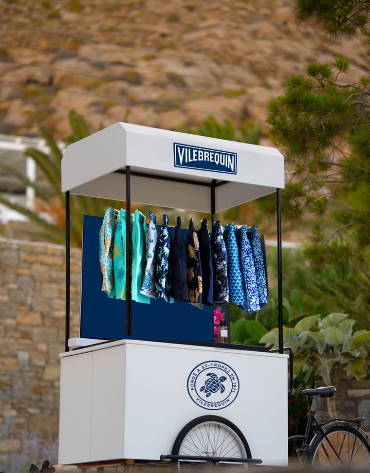 Visual merchandising display
