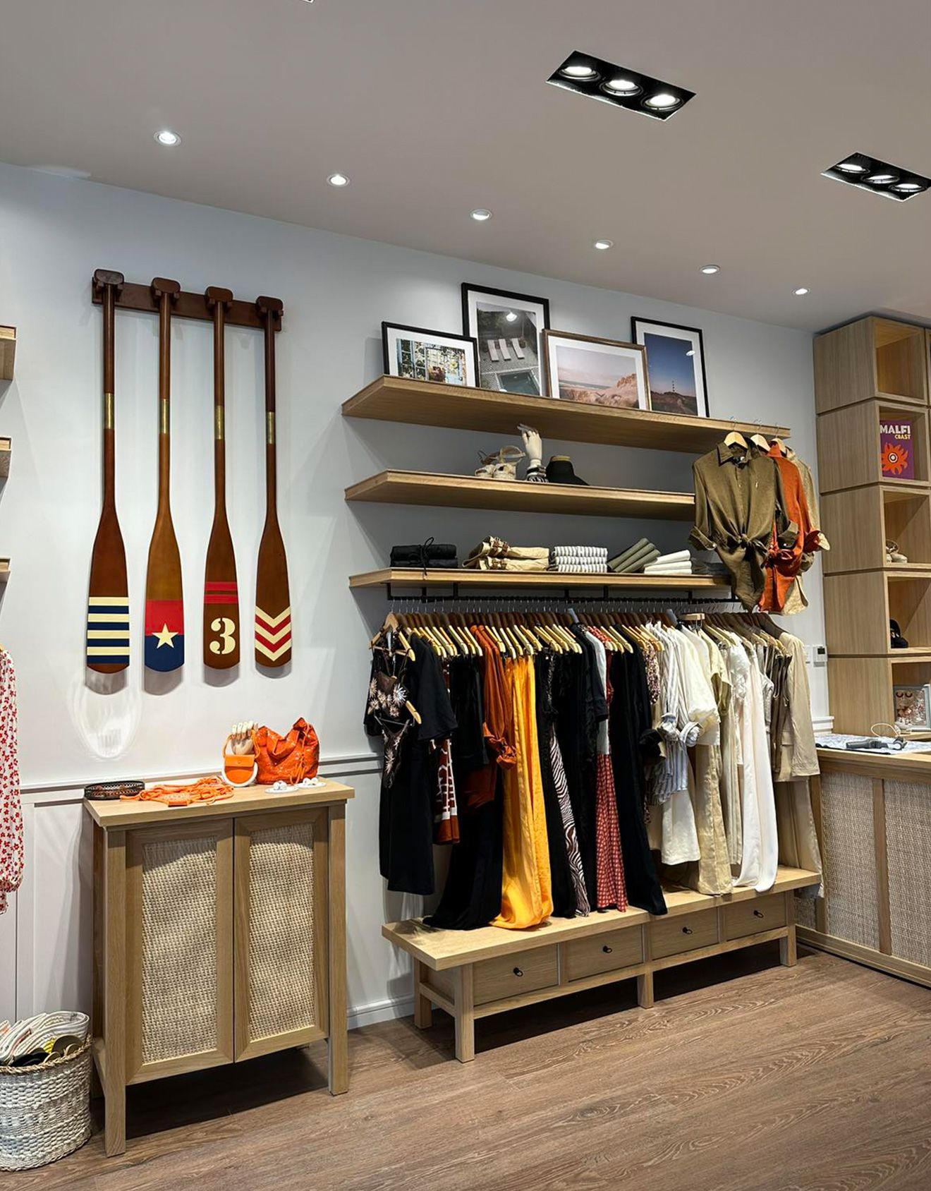 Visual merchandising display